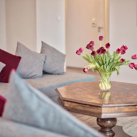 Family Apartment By Tyzenhauz Krakau Buitenkant foto