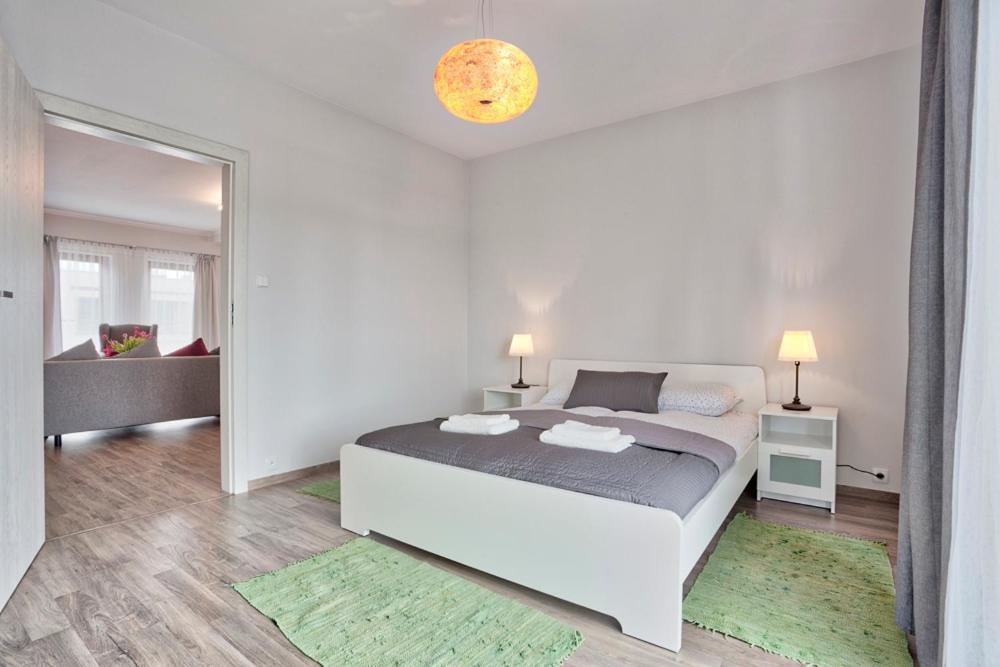 Family Apartment By Tyzenhauz Krakau Buitenkant foto