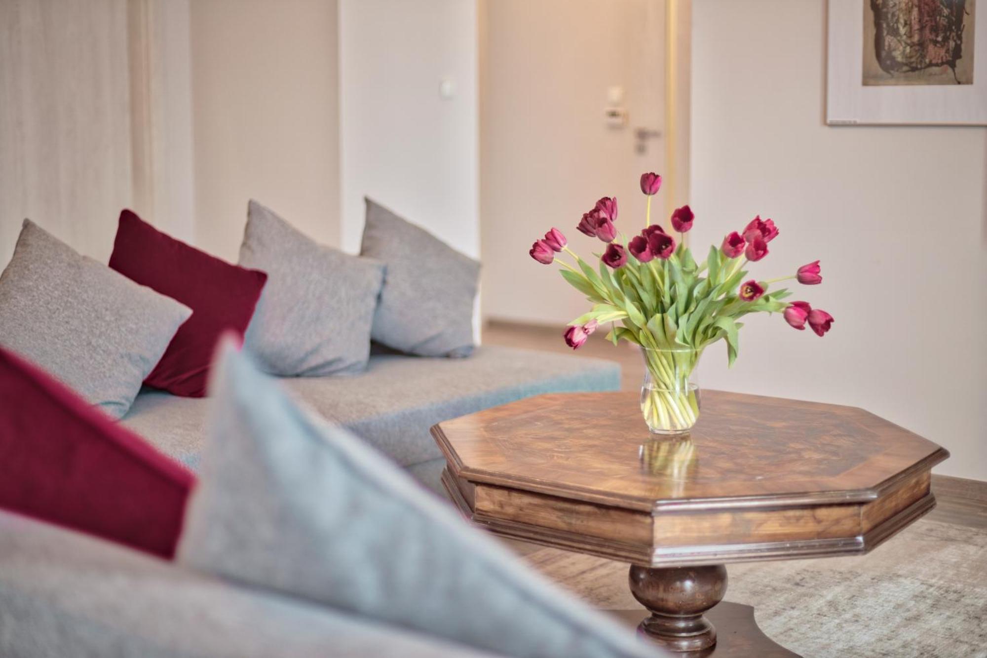 Family Apartment By Tyzenhauz Krakau Buitenkant foto